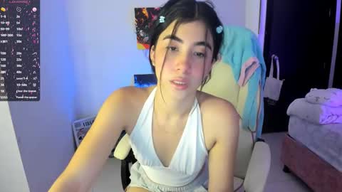 Snapshot of cyber_lizz chatting on 22, 10, 2025 Liz online show from 22, 10, 2025