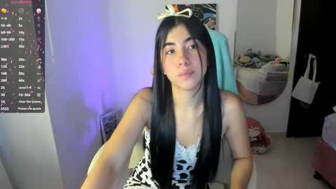 Snapshot of cyber_lizz chatting on 25, 10, 2025 Liz online show from 25, 10, 2025