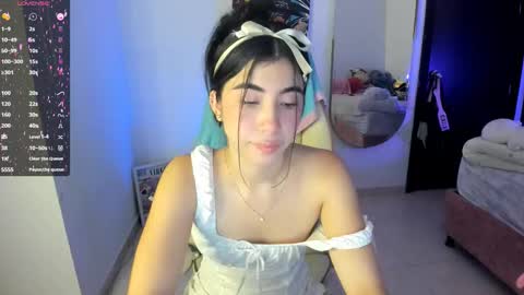 Snapshot of cyber_lizz chatting on 5, 11, 2025 Liz online show from 5, 11, 2025