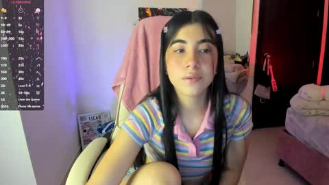 Snapshot of cyber_lizz chatting on 8, 11, 2025 Liz online show from 8, 11, 2025