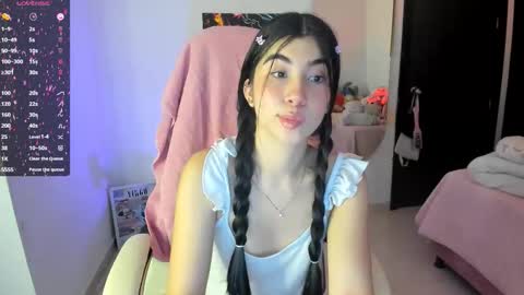 Snapshot of cyber_lizz chatting on 14, 11, 2025 Liz online show from 14, 11, 2025