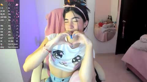 Snapshot of cyber_lizz chatting on 21, 11, 2025 Liz online show from 21, 11, 2025