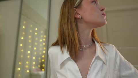 Snapshot of cyberheart_ chatting on 5, 1, 2025 EMILY online show from 5, 1, 2025