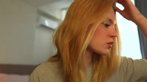 Snapshot of cyberheart_ chatting on 2, 10, 2025 EMILY online show from 2, 10, 2025