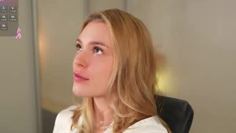 Snapshot of cyberheart_ chatting on 13, 11, 2025 EMILY online show from 13, 11, 2025