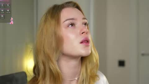 Snapshot of cyberheart_ chatting on 23, 11, 2025 EMILY online show from 23, 11, 2025