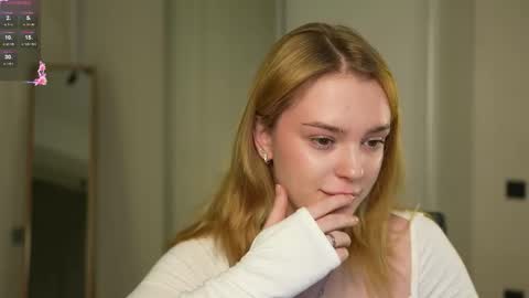 Snapshot of cyberheart_ chatting on 24, 11, 2025 EMILY online show from 24, 11, 2025