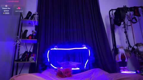 Lily Goddess online show from 19, 12, 2024