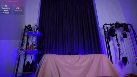 Lily Goddess online show from 13, 2, 2025