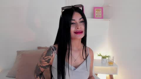 Snapshot of cylie_lee chatting on 4, 1, 2025 Cylie online show from 4, 1, 2025