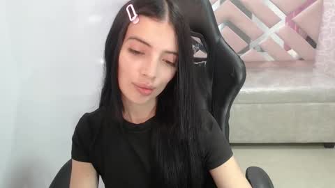 Snapshot of cynthia_ch chatting on 9, 11, 2025 CINTIA ARAUJO online show from 9, 11, 2025