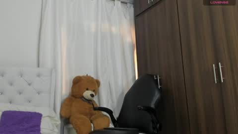 Snapshot of cyntia_wood chatting on 9, 5, 2026 cyntia online show from 9, 5, 2026