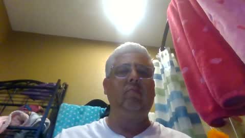 Snapshot of czar1974 chatting on 6, 1, 2026 czar1974 online show from 6, 1, 2026