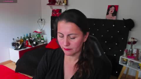 Mia  online show from 12, 2, 2025