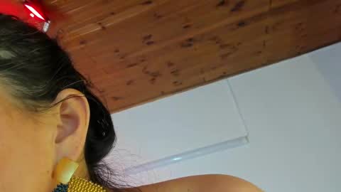 Mia  online show from 15, 2, 2025