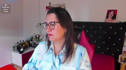 Mia  online show from 27, 2, 2025