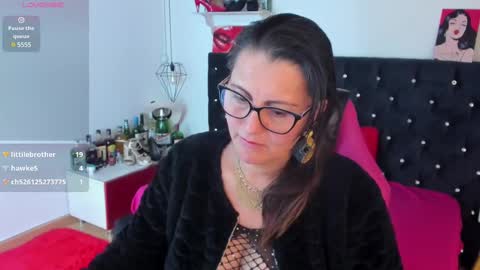 Mia  online show from 5, 3, 2025