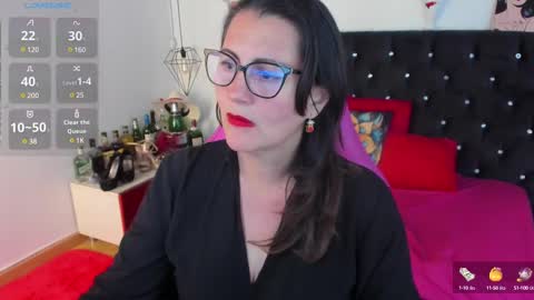 Mia  online show from 10, 3, 2025