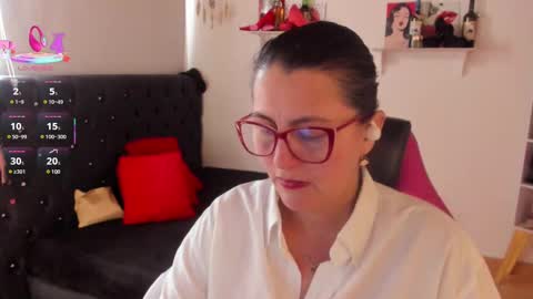 Mia  online show from 22, 9, 2025