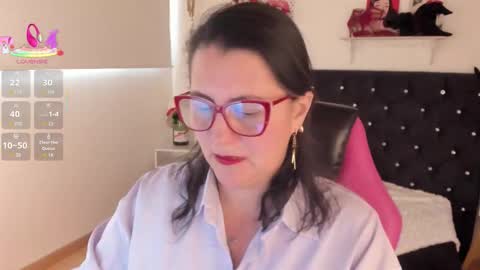 Mia  online show from 6, 10, 2025