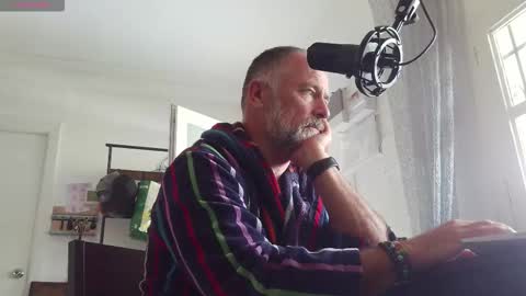 Snapshot of daddybearvlc chatting on 1, 11, 2025 DaddyBear online show from 1, 11, 2025