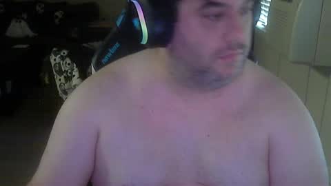 Snapshot of daddybody4u chatting on 28, 10, 2025 daddybody4u online show from 28, 10, 2025