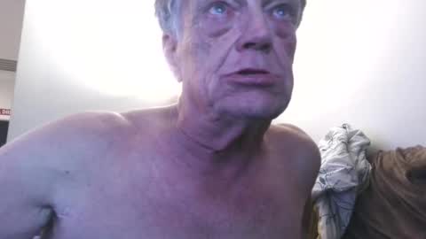 Snapshot of daddydave6400 chatting on 11, 4, 2026 daddydave6400 online show from 11, 4, 2026