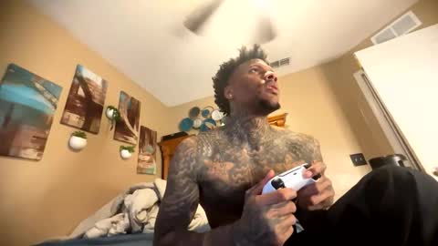 sexy tatted king bbc online show from 13, 4, 2026