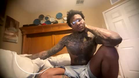 sexy tatted king bbc online show from 17, 4, 2026