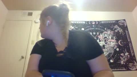 Snapshot of daddysbaby2025 chatting on 18, 11, 2025 daddysbaby2025 online show from 18, 11, 2025