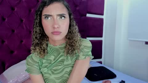 Snapshot of daddysgirrl1_ chatting on 27, 12, 2024 Bethany online show from 27, 12, 2024