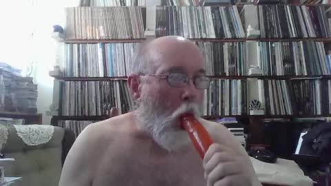 Snapshot of dadpigslut2 chatting on 24, 12, 2024 dadpigslut online show from 24, 12, 2024