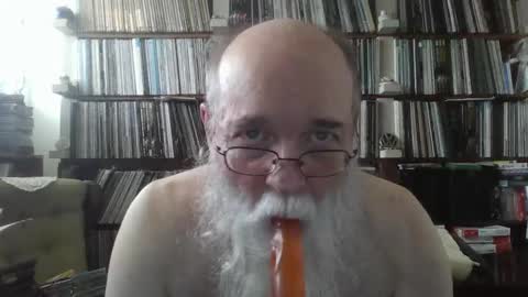 Snapshot of dadpigslut2 chatting on 4, 10, 2025 dadpigslut online show from 4, 10, 2025