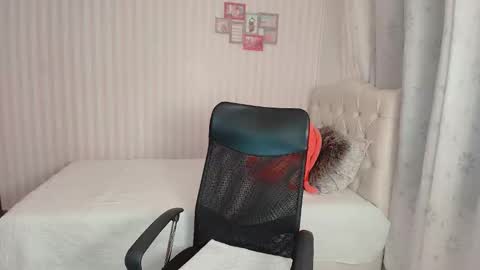 daeneryslove_doll online show from 12, 11, 2025