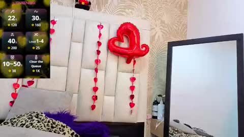 daffnelewis online show from 25, 2, 2026