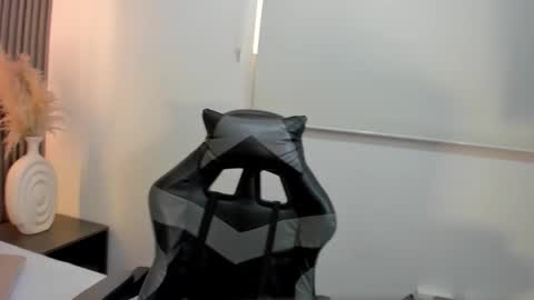 D A  F N E online show from 14, 1, 2026