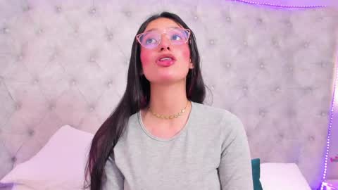 Snapshot of dafne_bss chatting on 22, 5, 2026 dafne_bss online show from 22, 5, 2026