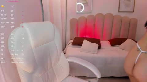 Snapshot of dafne_hills chatting on 11, 11, 2025 Dafne online show from 11, 11, 2025