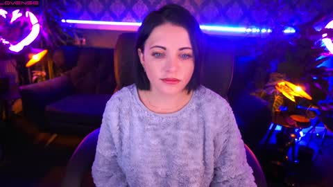 Dafni Mon online show from 3, 12, 2024