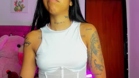 Snapshot of dahiangomezz chatting on 4, 12, 2025 online show from 4, 12, 2025