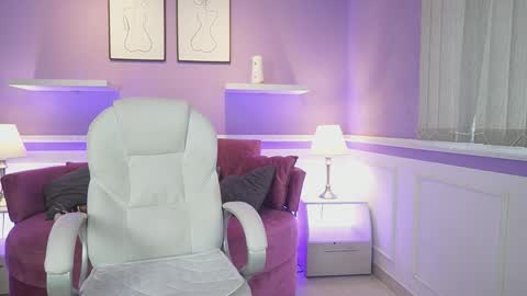 Dahlia Grey online show from 13, 9, 2025