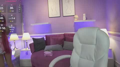 Dahlia Grey online show from 5, 11, 2025