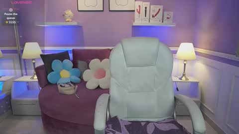 Dahlia Grey online show from 24, 11, 2025