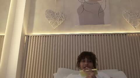 Snapshot of daiana_curly chatting on 24, 6, 2026 Daiana online show from 24, 6, 2026