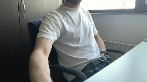 Snapshot of dailybully chatting on 27, 2, 2026 Your daily dose online show from 27, 2, 2026