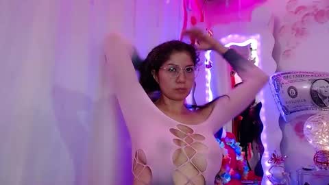 Snapshot of daina_flower chatting on 17, 5, 2026 DAINA online show from 17, 5, 2026