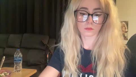 Snapshot of daisy_divine_69 chatting on 13, 10, 2025 DaisyDivine online show from 13, 10, 2025