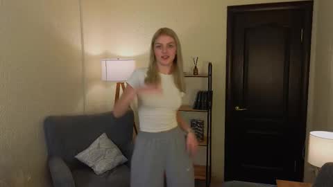 Snapshot of daisy_ward chatting on 20, 10, 2025 Alice online show from 20, 10, 2025