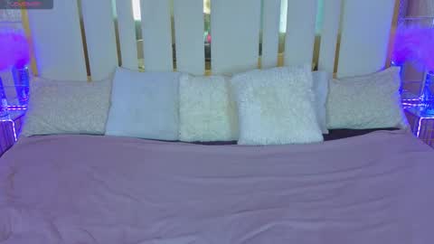 Snapshot of daisydelight_ chatting on 8, 11, 2025 daisydelight_ online show from 8, 11, 2025