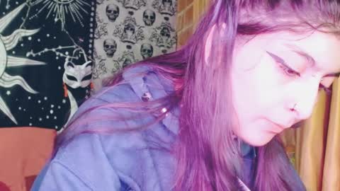 Snapshot of dak_7 chatting on 4, 2, 2025    --  -- help me reach 100 hands up  online show from 4, 2, 2025